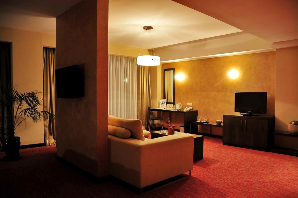Hotel Clermont Covasna Exterior foto