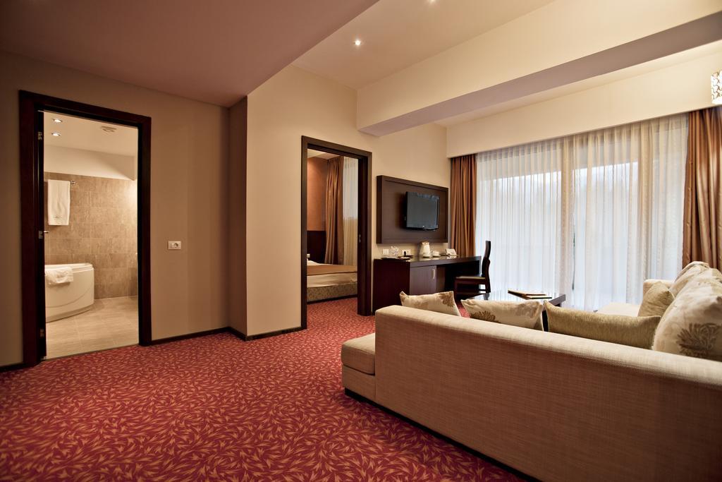 Hotel Clermont Covasna Exterior foto