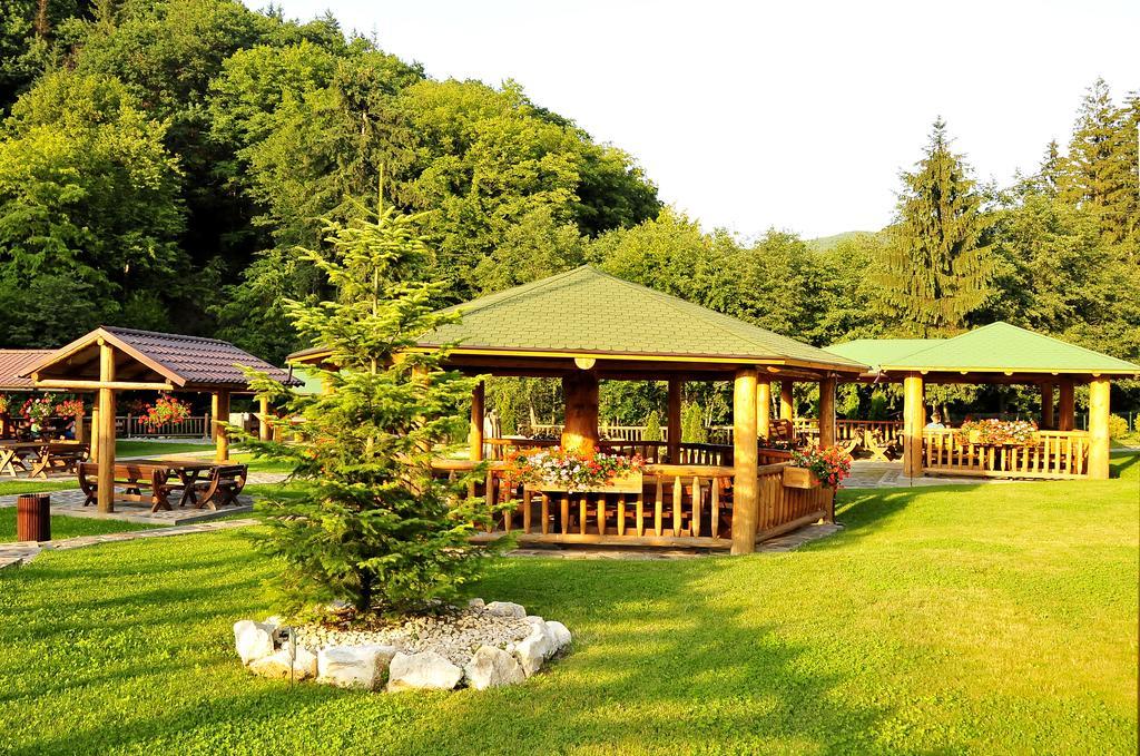 Hotel Clermont Covasna Exterior foto