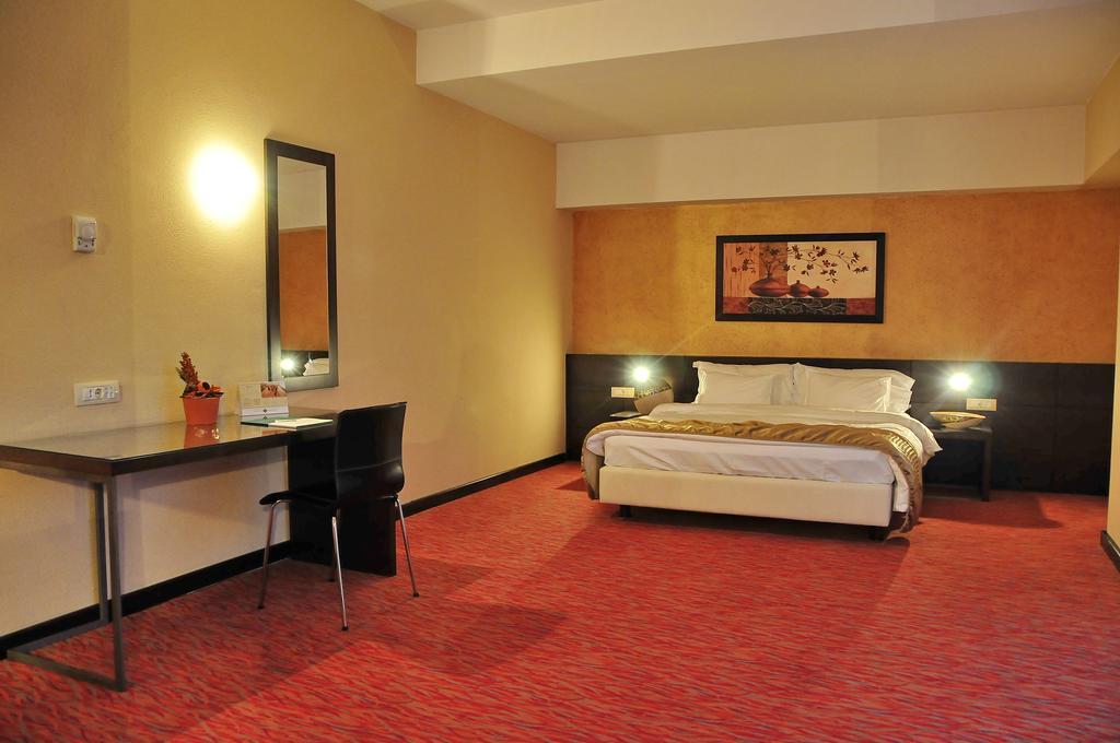 Hotel Clermont Covasna Zimmer foto