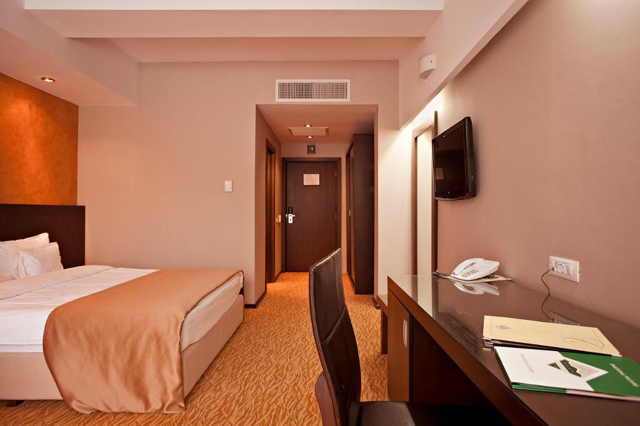 Hotel Clermont Covasna Exterior foto